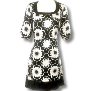 White House Black Market Half Sleeve Square Neck Silk Paisley Print Dress Size 2